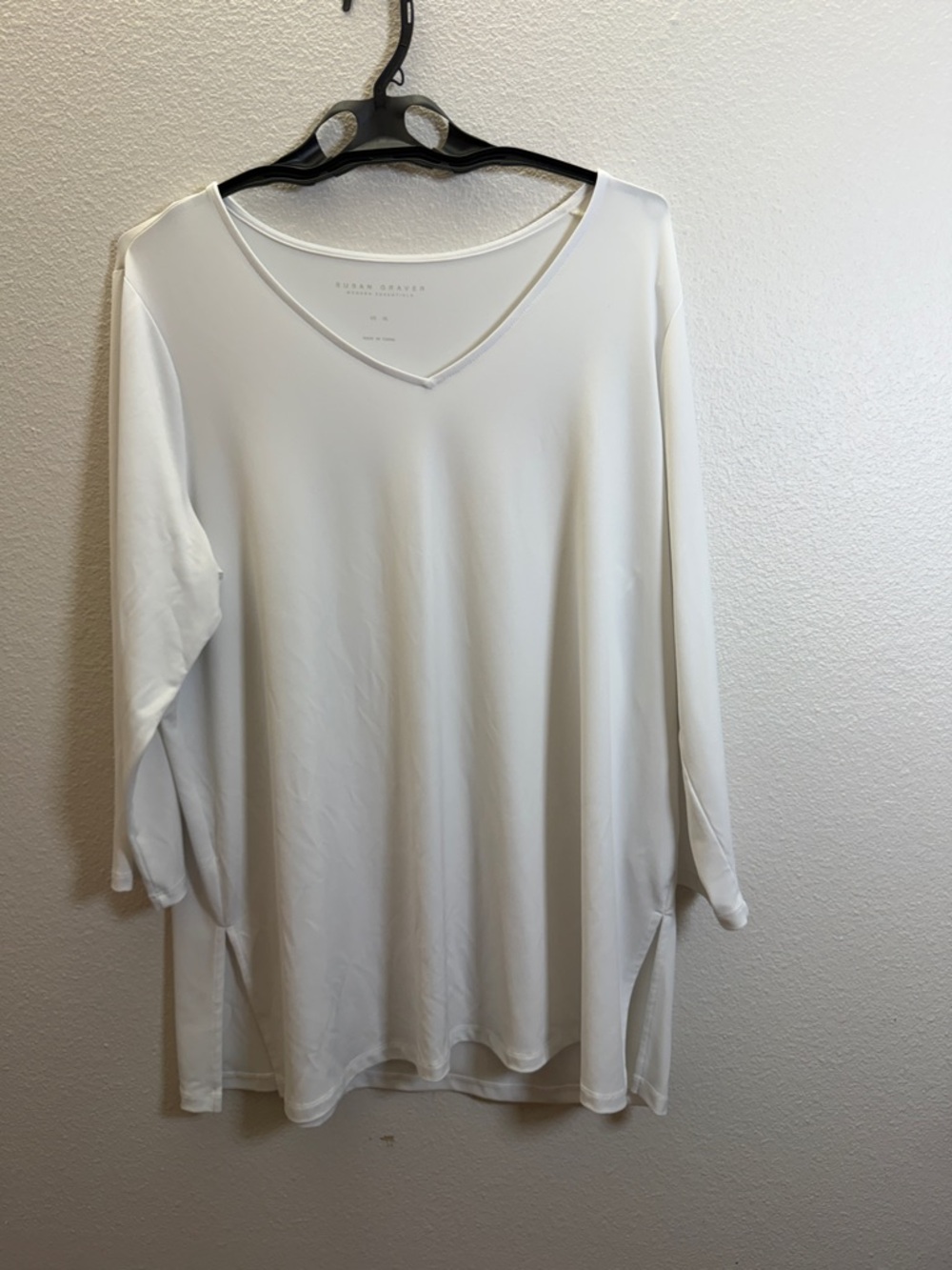 Susan Graver White V-Neck Long Sleeve Tunic